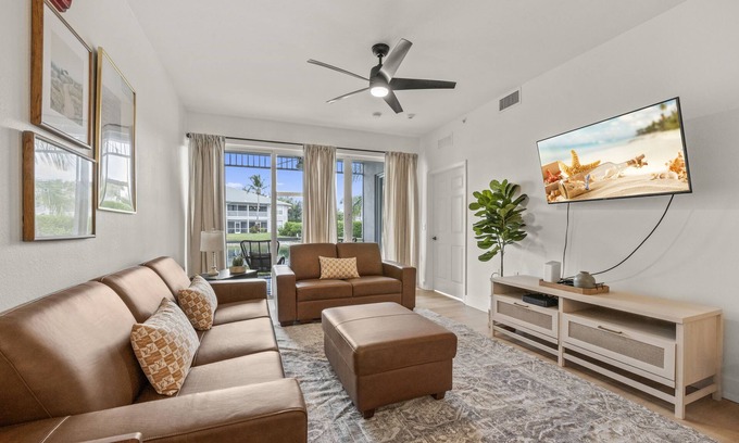 Naples Condo | Luxurious Golf Condo W/Resort Pool and Amenities!n