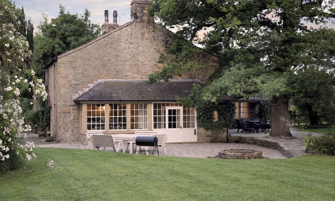 Fence House | Luxurious Grade II listed Country Farmhouse sleeping up to 12 guests