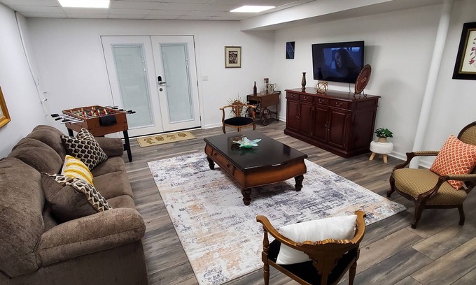 Kennesaw House | Luxurious Hideaway minutes away from downtownWoodstock, KSU, Town Center Mall