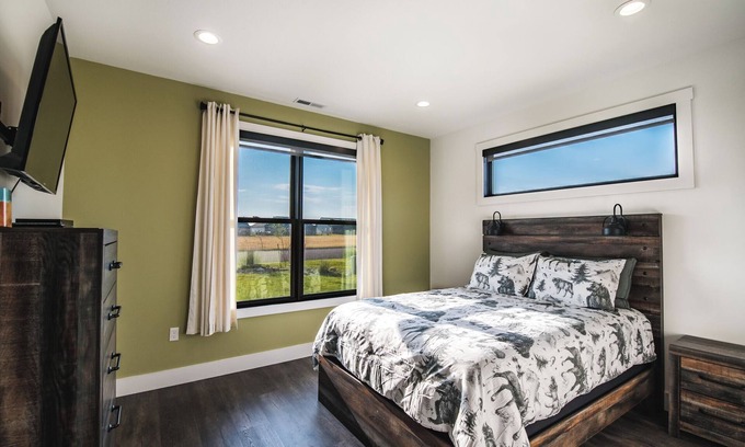 Red Lodge House | Luxurious Home in Red Lodge MT, Golf Course Retreat with Stunning Mountain Views