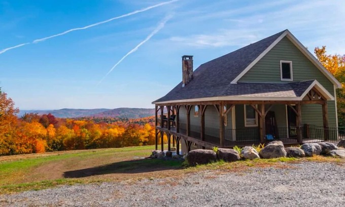 Stratton Cabin | Luxurious Home with an Incredible View!