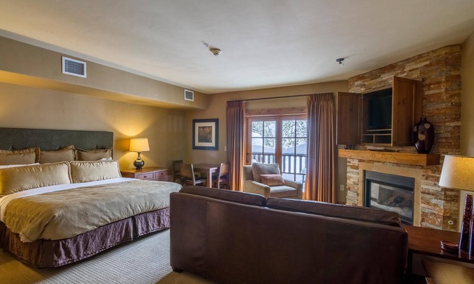 Tamarack Condo | Luxurious King Studio|Pet friendly|Fireplace