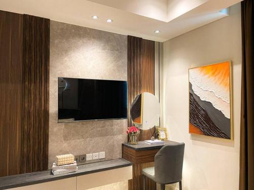 Pantai Indah Kapuk Apartment | Luxurious La Luna at Gold Coast Sea View