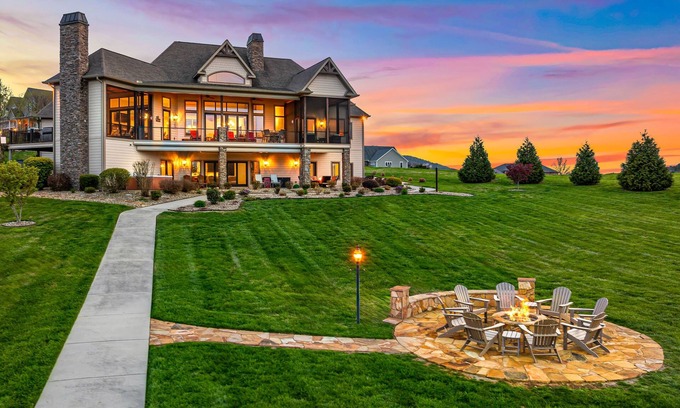 Sharps Chapel House | Luxurious lakefront home w/dock, internet, fire pit and amazing views