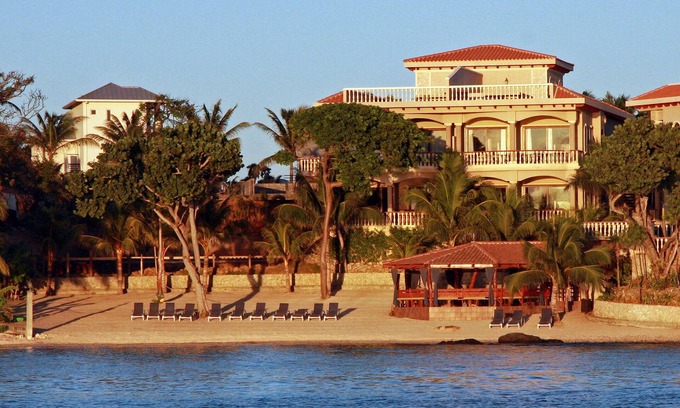 Lighthouse Estates Villa | Luxurious Large Oceanfront Villa on Private Beach with Amazing Views