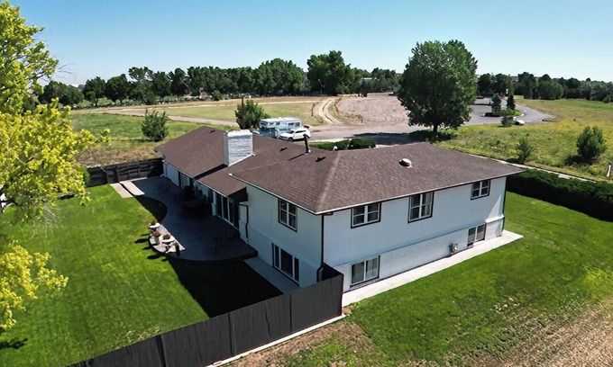 Brighton House | Luxurious Mountain View Home!