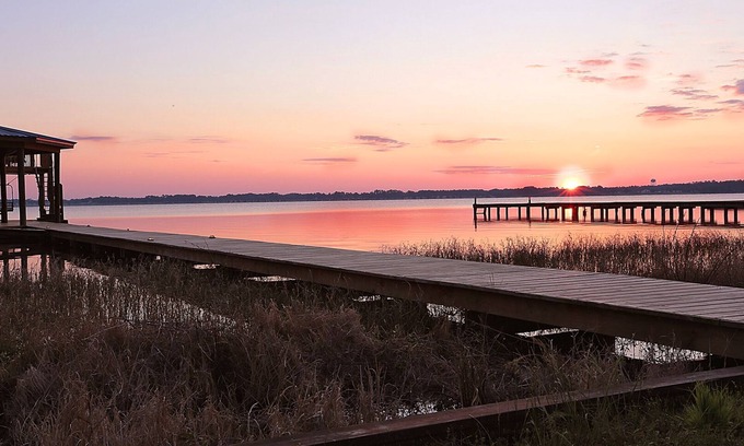 Starke House | Luxurious Oasis on Kingsley Lake w/Private Dock. Panoramic Views. Free Cable/WiF