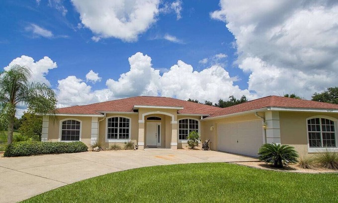 Inverness Villa | Luxurious Pool Home on Golf Course