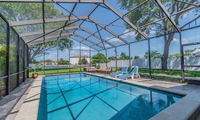 Snell Isle House | Luxurious Private Deep Waterfront 4/2.5 home!