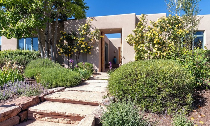 La Tierra House | Luxurious Retreat - Incredible Views - 12 Acres - Monthly - Please Inquire