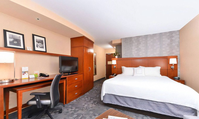 Meridian House | Luxurious Room for Business and Pleasure W/ Gym