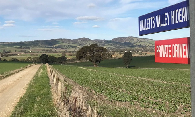 Rowland Flat Cottage | Luxurious secluded cottage B&B amidst vineyards in the beautiful Barossa Valley.