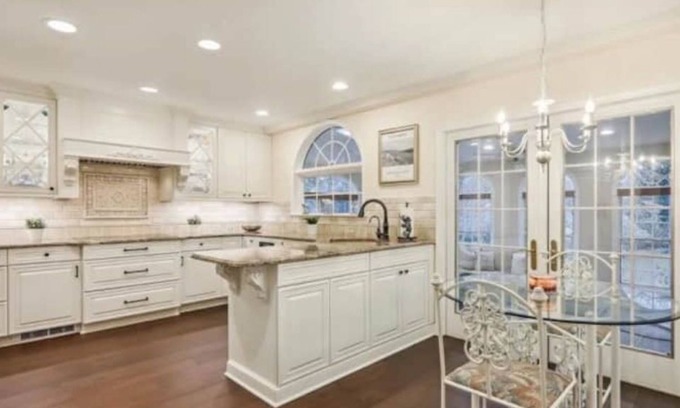 Cloverly House | Luxurious, Serene Historic Mansion 7 bd/3.5ba