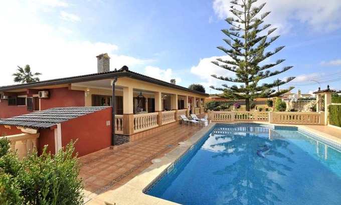 Badia Gran Villa | Luxurious villa with pool in Bahía Grande