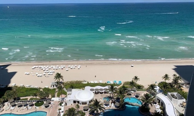 Sunny Isles Beach Resort | LuxurVacation - Beach Resort DIRECT OCEAN FRONT VIEW