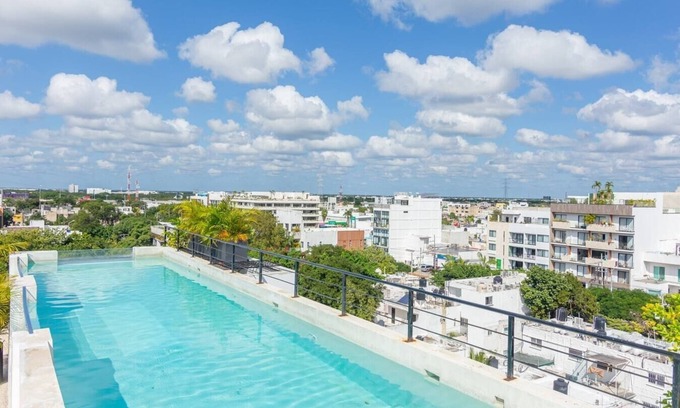 Tohoku Apartment | Luxury 1BD Condo 3 blk from 5th Ave W/PoolandParking