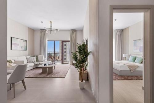 Abu Dhabi Apartment | Luxury 1br Yas Island, Golf & Water Views!near F1