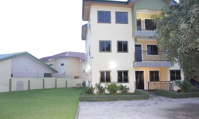 Adenta Apartment | Luxury 2 and 3 Bedroom apartments in a quiet residential Suburb of Accra.