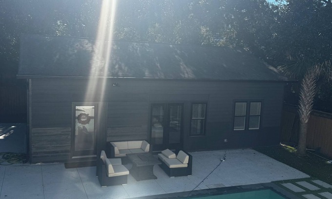 Charleston County Apartment | Luxury 2-Bedroom, 1-Bathroom Beach Apartment for Rent – Prime Location!