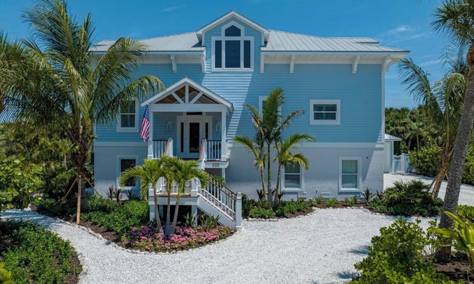 Boca Grande House | Luxury - 255 Wheeler - 6 bedrooms - sleeps 12 - Pool - 2 block from the Beach!