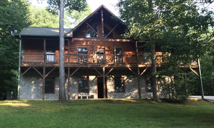 Vein Mountain Cabin | Luxury 3/2 Log Cabin/Fast WiFi