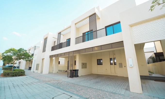 Al-Fujairah Villa | Luxury 3-bedroom villa in Fujairah with resort amenities