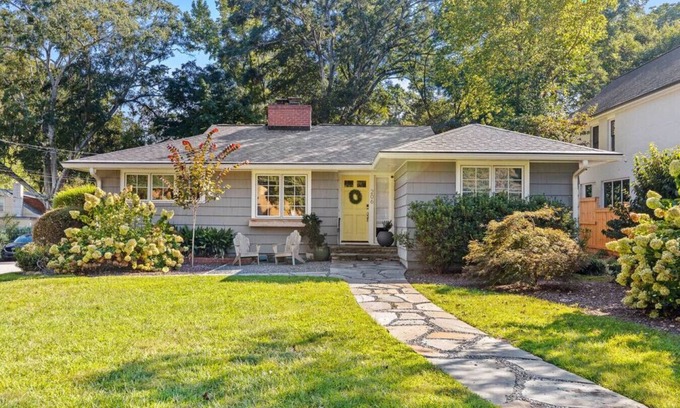 Decatur House | Luxury 4-Bed Designer Home in Decatur — Minutes to Atlanta