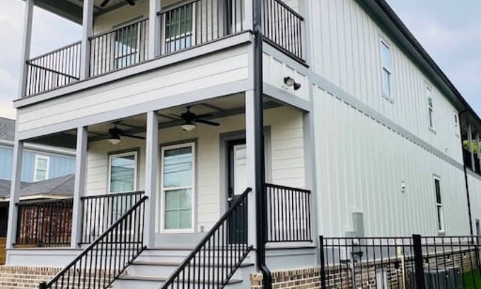 Augusta House | Luxury 4B/4.5b Home, EV Charger, deck by MCG #6