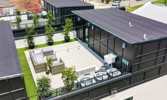 Faubourg Lafayette Villa | Luxury 5 bedroom Modern Villa with your own private Rooftop