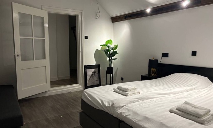 Abcoude Apartment | Luxury 6 person apartment city center
