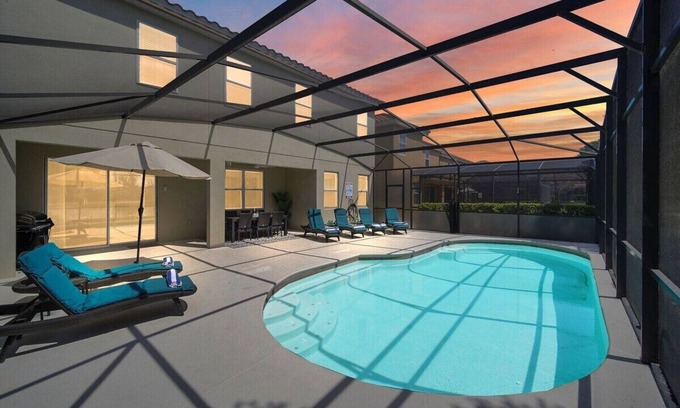 Sunridge Woods House | Luxury 6BR Villa | Lagoon-View Pool, Disney & Mario Rooms – Near Parks
