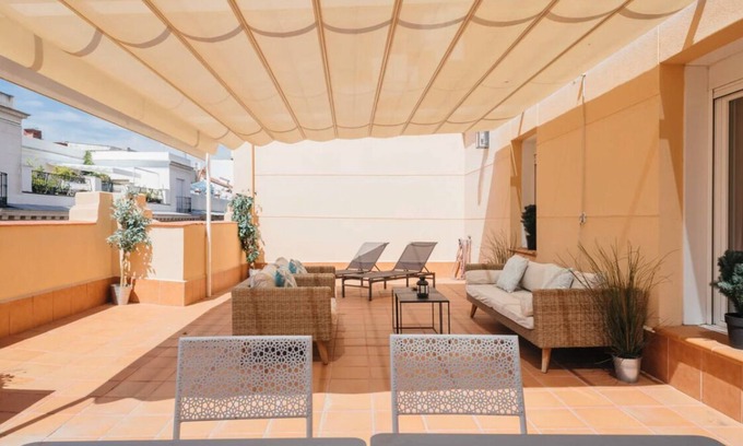 Centro Apartment | LUXURY APARTMENT WITH 4 ROOMS, 4 BATHROOMS AND LARGE TERRACE, FREE WIFI