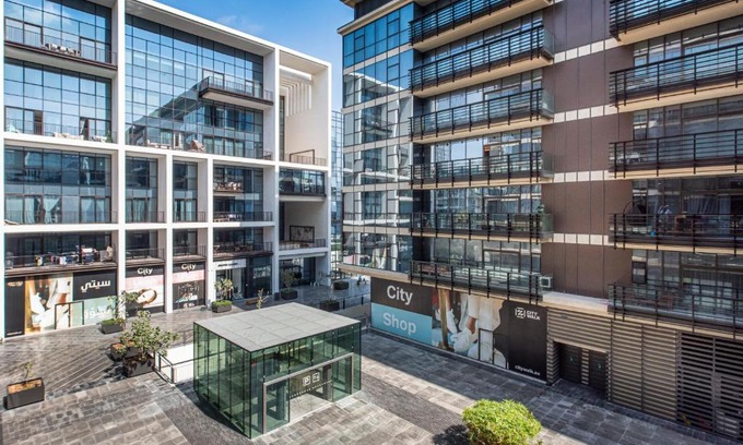 Al Wasl Apartment | Luxury Apartment with Pool, Patio & Gym in City Walk By ĀYA Boutique