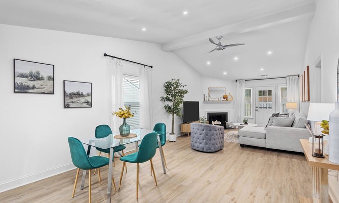 Augusta House | Luxury Augusta Townhome w/King Suite!