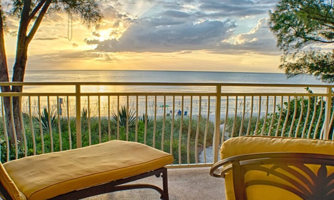 Sunset Beach House | Luxury Beachfront Villa "A" On Sunset Beach! Deck/Hot Tub/Grill