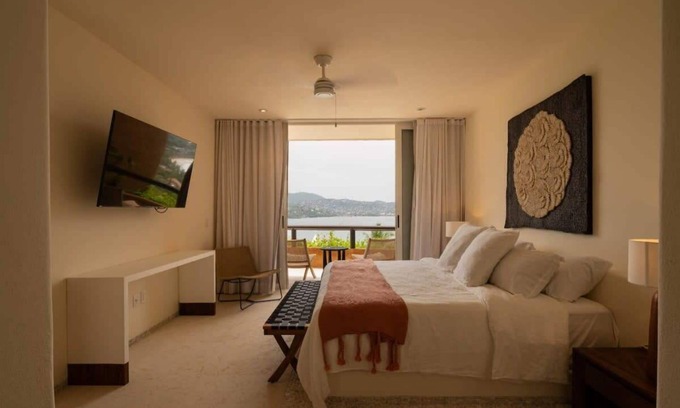 Playa Las Gatas Apartment | Luxury Beachfront Condo with Terrace Jacuzzi