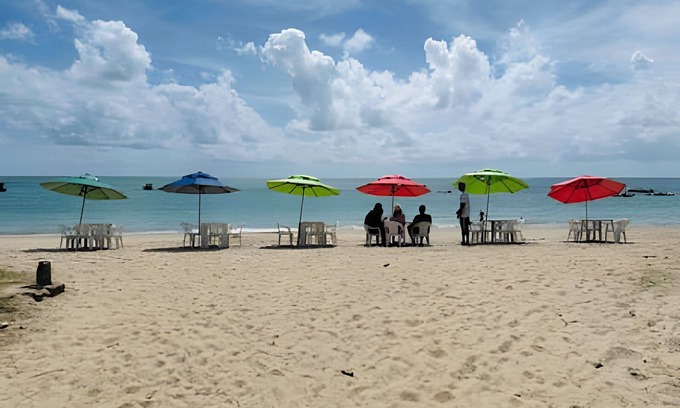 Tamandare House | Luxury beachfront house with 5 bedrooms and pool