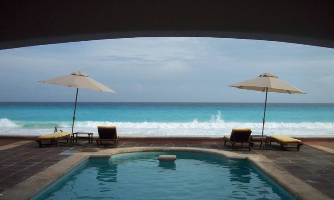 Punta Cancun House | Luxury beachfront huge 4 bedroom IN HOTEL ZONE 1 mile form La ISLA Shopping
