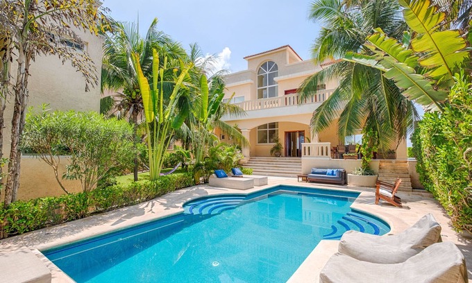 Tulsayab Villa | Luxury-Beachfront-Private Chef-Heated Pool