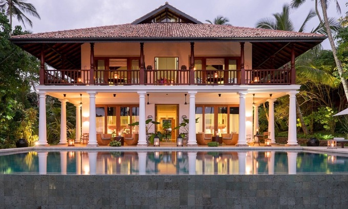 Pelena Villa | Luxury beachfront pvt Villa 4 BR fully staffed Infinity pool 8-12 pax