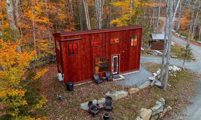 Cavendish Cabin | Luxury Cabin #1 Hot Tub, Kayaks, Paddle Boards, Private Fire Pit