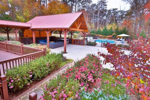 Morganton Villa | Luxury Cabin with Heated Pool, Hot-Tub & Deluxe Outdoors