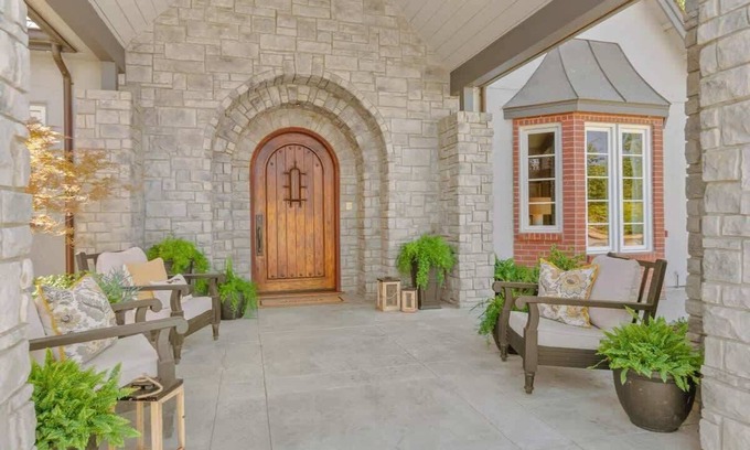 Davis Other | Luxury Castle Villa at UC Davis