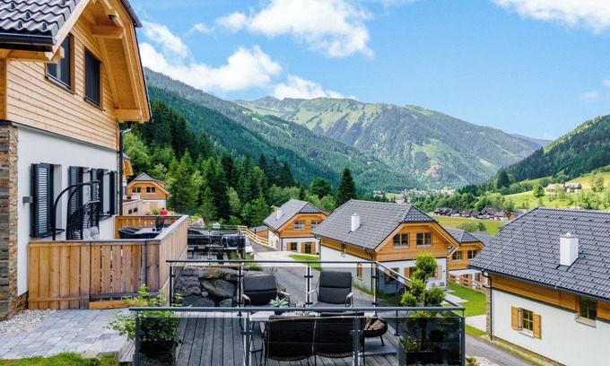 Donnersbachwald Ski Chalet | Luxury chalet with hottub, sauna and 4 terraces