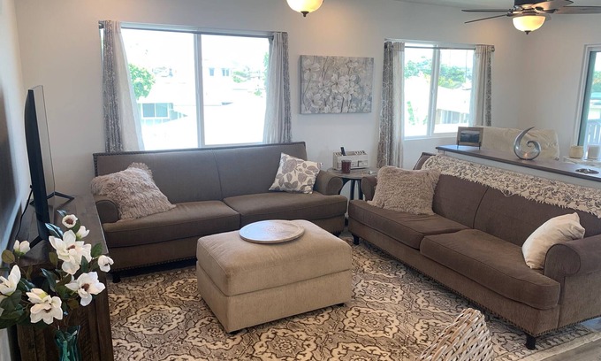 Coconut Grove House | Luxury Coconut Grove, Kailua Vacation Home