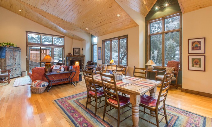 Ouray Condo | Luxury Condo | Blocks to Downtown | Private Deck | 360 Views