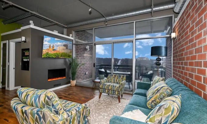 Elizabeth Park Valley Condo | Luxury Condo in Akron Northside District. Level 2 EV Charging complimentary !