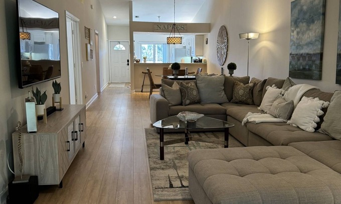 Naples Condo | Luxury condo with resort pool, 10 mins to 5th & beaches