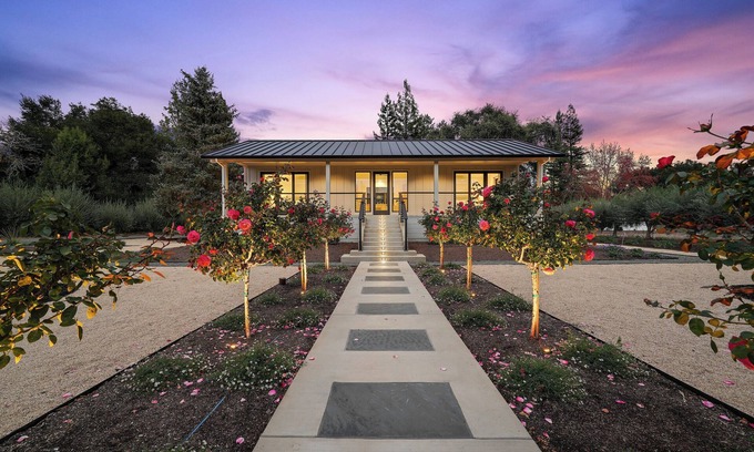 Napa Cottage | Luxury cottage minutes from Yountville with Pool/SPA Access