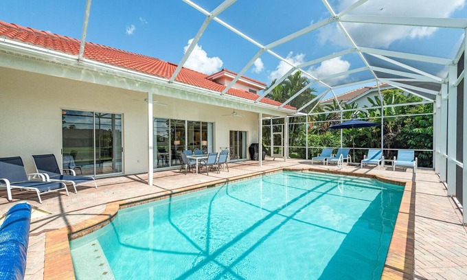 Crown Pointe House | Luxury Crown Pointe pool & lake view home minutes to beaches & Old Naples